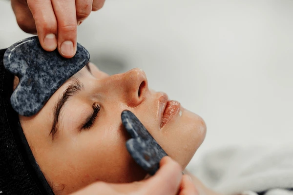 Manfaat Facial di Klinik Kecantikan